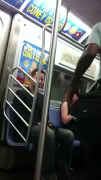 Киану Ривз в метро